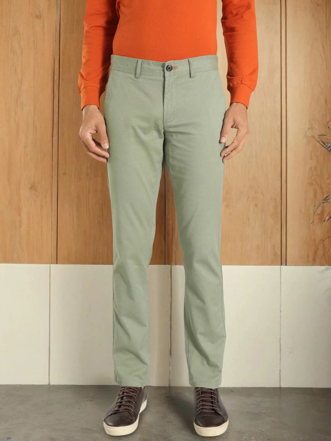 Indian Terrain Men's Slim Fit Solid Green Trousers